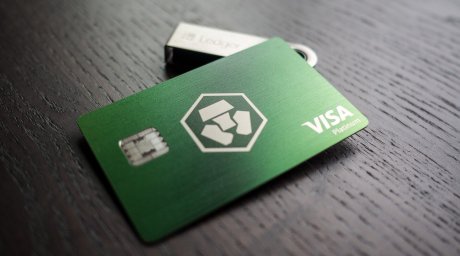 Пластиковая криптокарта Crypto.com Visa: полный обзор карты с кешбэком и металлическим дизайном