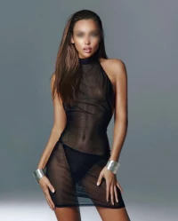 Elle 23 years